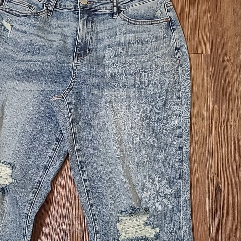 Judy‎ Blue Light Blue Paisley Boyfriend Jeans